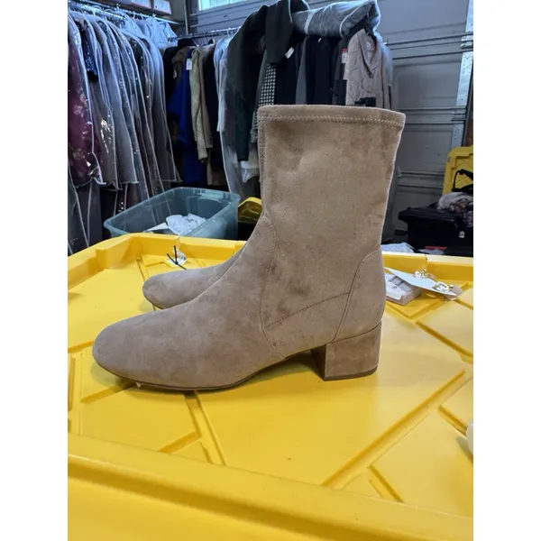 GENTLE SOULS - Emily Suede Side Zip Boot Size 8.5 Tan - Image 2