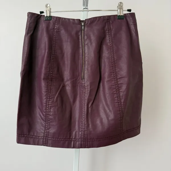 Free People sz 4 Purple‎ Faux Vegan Leather Mini Skirt Moto Plum Party Boho - Image 6