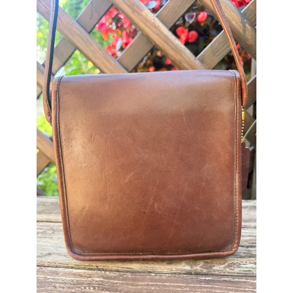 Vintage Coach Legacy Companion Flap Crossbody Bag Mahogany Leather 9076 - Image 4