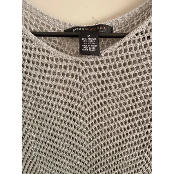 BCBGMAXAZRIA Sweater Top Womens Medium Silver Metallic Open Knit Sharkbite Hem - Image 2