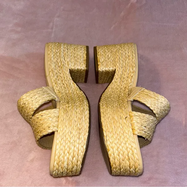 Wild Pair Niftyy woven espadrille beige heeled wedge size 8.5 open toe - Image 3