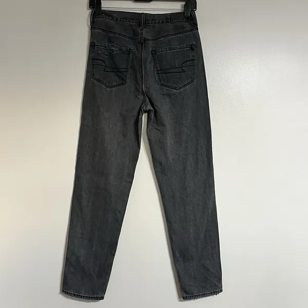 American Eagle High Rise Black Mom Jeans Women's‎ Size 2 Distressed - Image 9