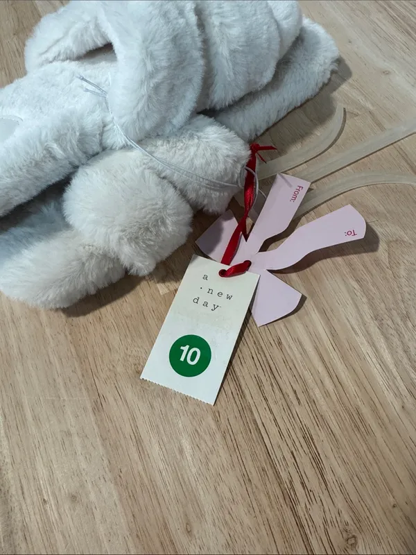 A New Day Women's Sage Off-White Cream Super Soft Slide Slippers NWT - Image 6