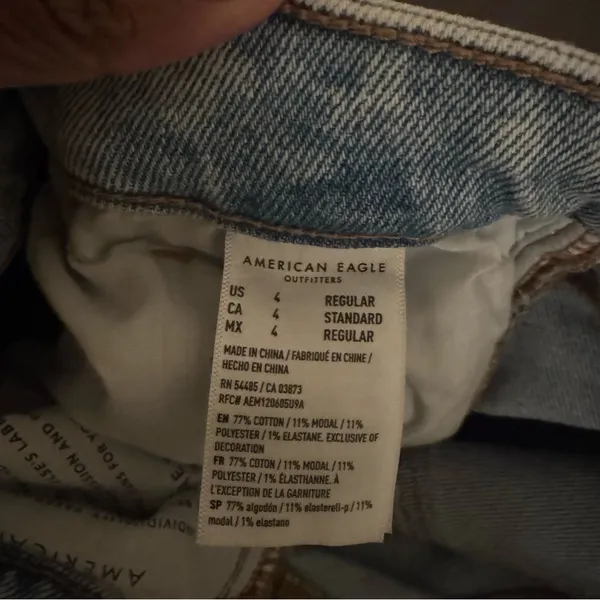 American eagle AE stretch mom jeans light wash blue ripped distressed size 4R - Image 9