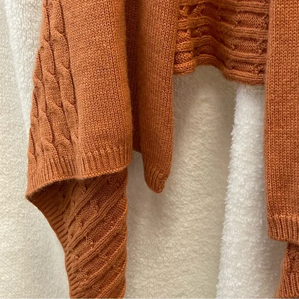 GANZ Women's Sweater in Warm Rust Orange Size M - Image 3