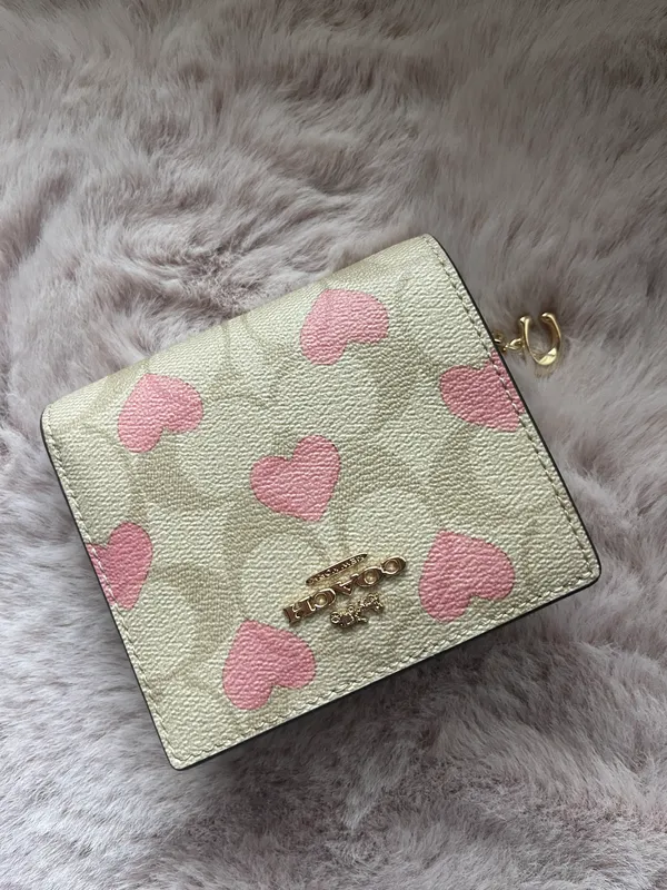 Coach Snap Wallet In Signature Canvas With Heart Print - Image 9