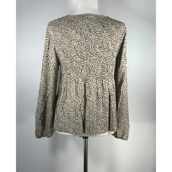 Urban Romantics Womens Long Sleeve Cheetah Print‎ Blouse Size L Smocked Peasant - Image 2