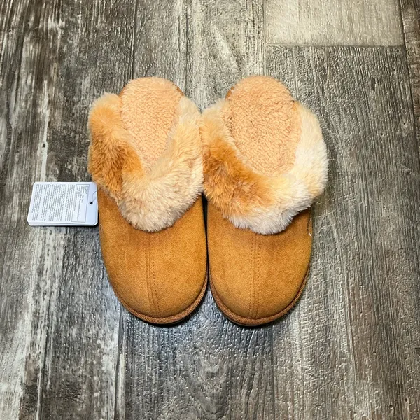 Women's Cozy Brown Fur Slippers Size 7 - Image 4