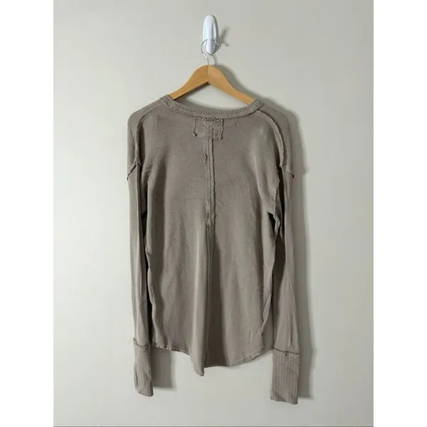 Free People Colby Raw Edge Top in Atmosphere Pullover Size Large NEW‎ - Image 3