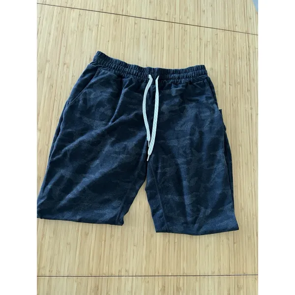 Vuori Performance Joggers Pants in Multicolor Camouflage - Image 3