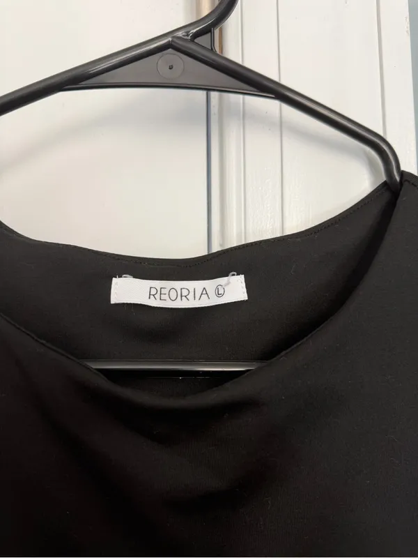 ReoRia Black High Neck Sleeveless Crop Top - Image 4