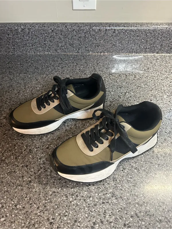 Dolce Vita Olive and Black Womens Sneakers - Image 4