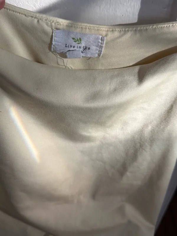 Pastel yellow Sleeveless Square - Image 3