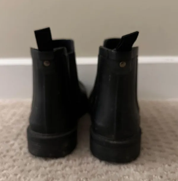 Madewell Classic Chelsea Rain Boots - Image 4