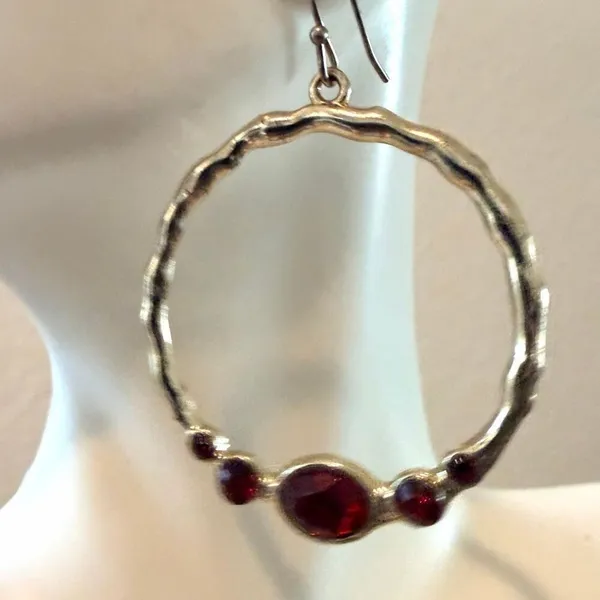 Avon Vintage Silver Tone Red Rhinestone Hoop Earrings - Image 6