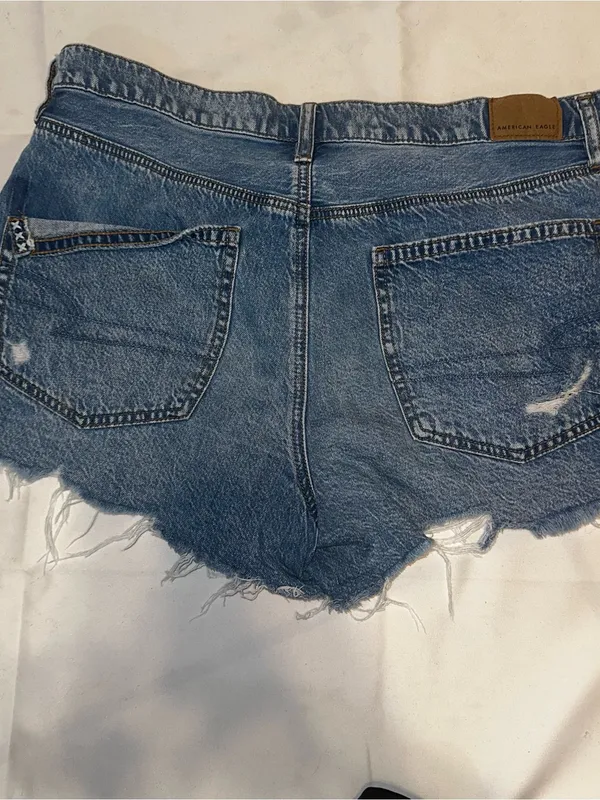 American Eagle Outfitters Distressed Mid-Blue Denim Cutoff Shorts Womens 12 - Image 2