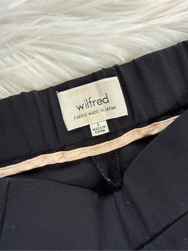 Wilfred Aritzia Black Darontal Crepe Cropped Trousers - Image 4