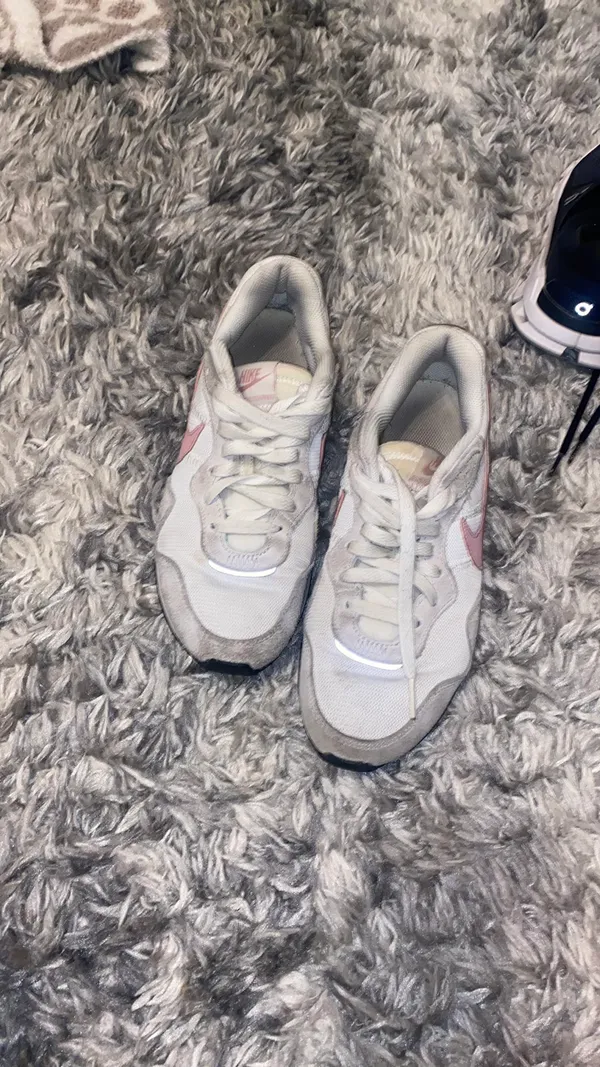 Nike Sneakers - Image 2