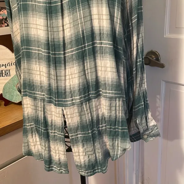 🎪🎪🎪BOGOHO 🎪🎪🎪Cato Plaid Button Up Top - Image 10