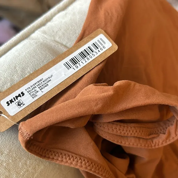 Skims Fits (A1) Everybody Square Neck L in Bronze NWT - Image 4