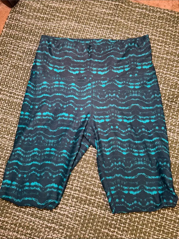 Fabletics Teal Wave-Print Leggings - Image 2