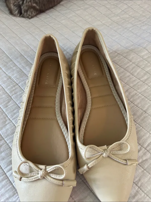 Kelly & Katie nude light tan leather pointed toe bow ballet flats 8 - Image 4