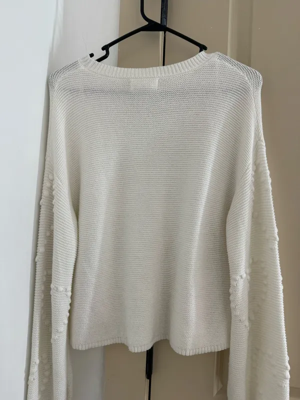 Jessica Simpson Sweater - Image 4