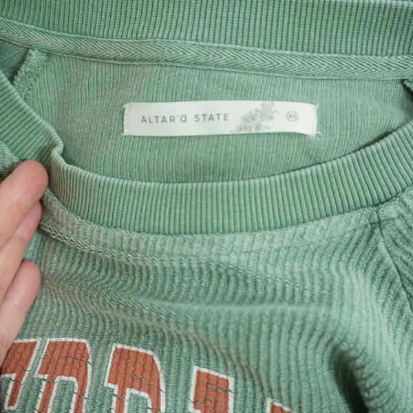 Altar'd State‎ Size XS Outerbanks Graphic Ribbed Sweatshirt Sage Green Oversized - Image 6