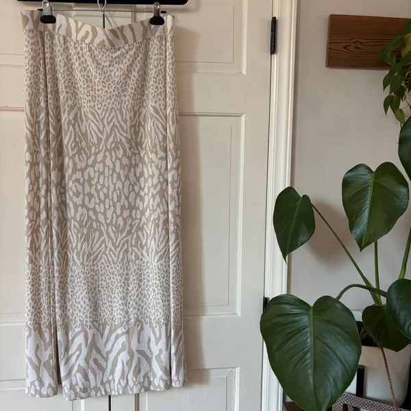 Chico’s Size 2 White‎ Tan Animal Print Maxi Skirt Slit Pull On Chicos Size Large - Image 9