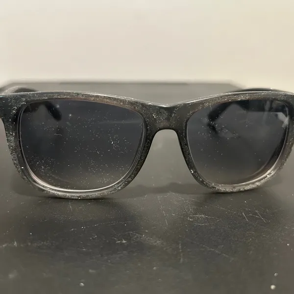 Ray-Ban Classic Black Frame is in Fair Shape. Finishing is off. - Image 2