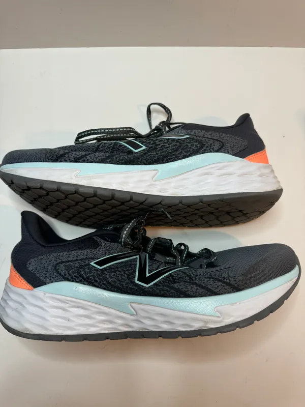 Fresh Foam Evare Running Shoes Size 11 - Image 6