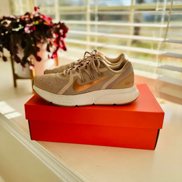 Nike Women's Zoom Span 3 Sneakers in Stone Mauve - Image 12