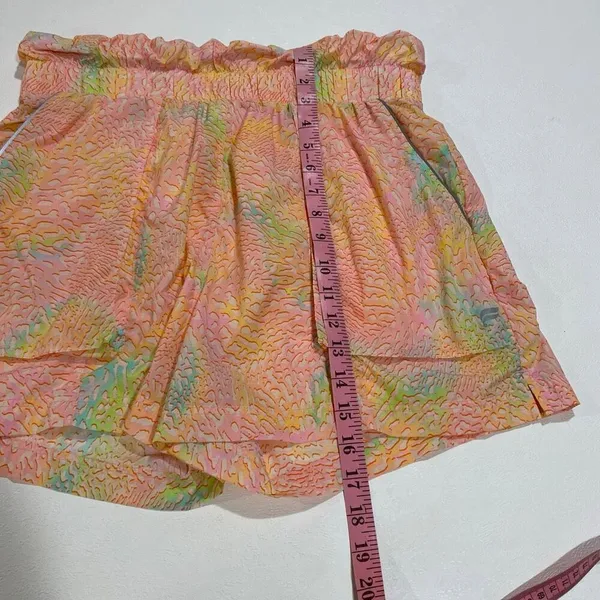 Fabletics Pink Abstract Athletic Running Shorts Women’s Size Large Lightweight - Image 6