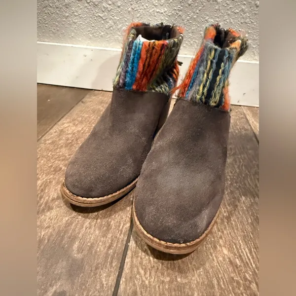 TOMS Leila suede‎ yarn chocolate booties ankle boots Size 6.5 - Image 5