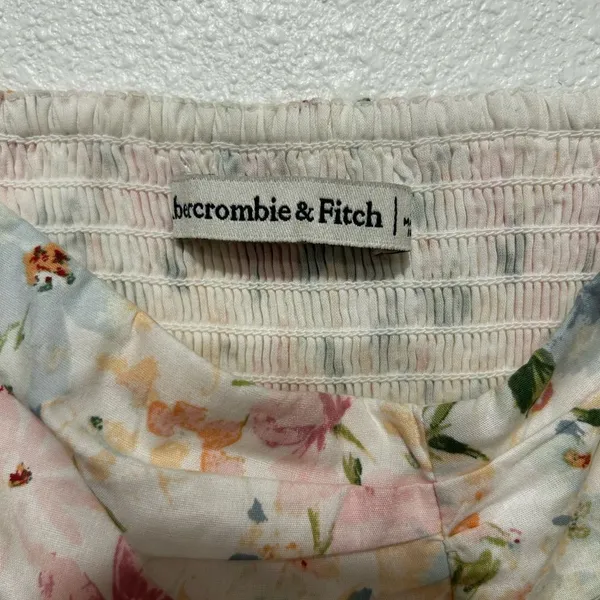 Abercrombie & Fitch Floral Cropped Blouse with Puff Sleeves NWOT - Image 3