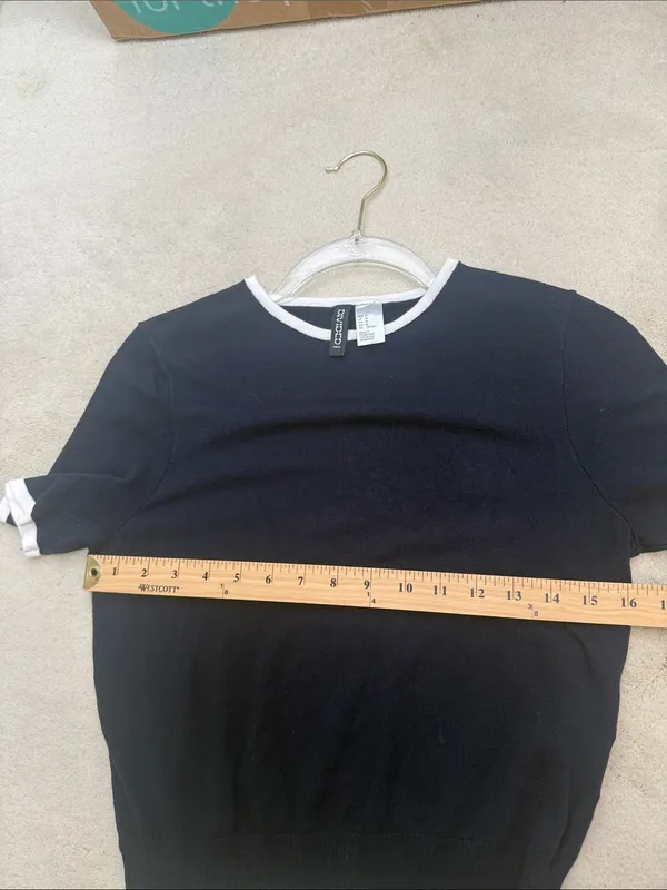 H&M Divided Navy Blue & White Trim Short Sleeve Fitted Crew Neck T-shirt Medium - Image 5