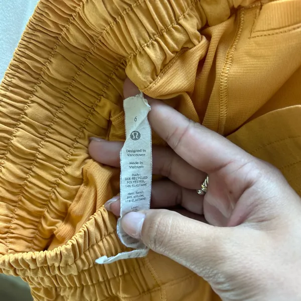 Lululemon Hotty Hot Shorts 6 2.5" - Image 3