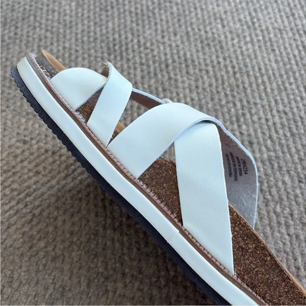 EUC Free People Ventura Sandals White Size 10 Retail $88.00 - Image 6
