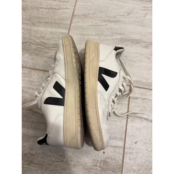 Veja V-10 Leather Sneakers Womens 7 White Black Low‎ Top Lace Up Shoes EUR 38 - Image 5