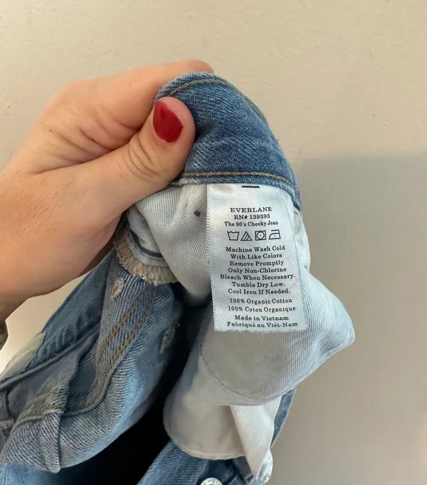 - The Curvy ’90s Cheeky Jeans Patch Straight Leg Extra High-Rise - Image 9