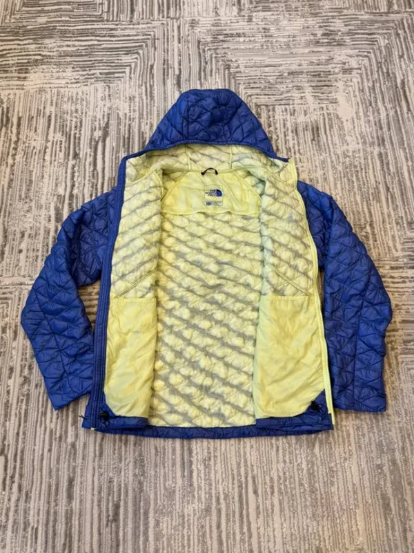 The North Face women's XL blue Thermoball quilted puffer coat MSRP $250. - Image 6