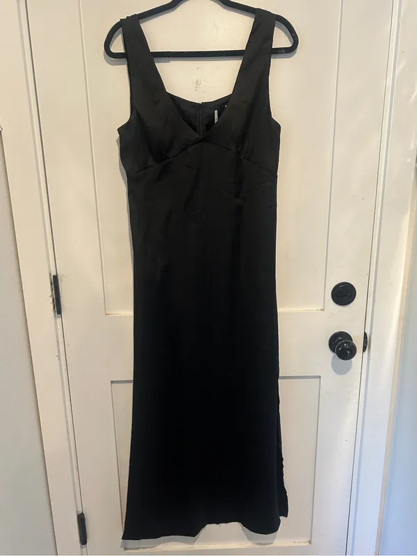 Princess Polly Lynsey V-Neck Satin Maxi Dress Size 8 - Image 4