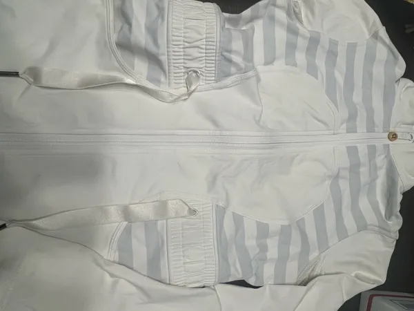 Lululemon Jacket Full-Zip - Image 3