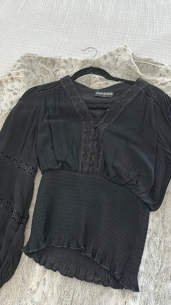 Black flowy top - Image 3