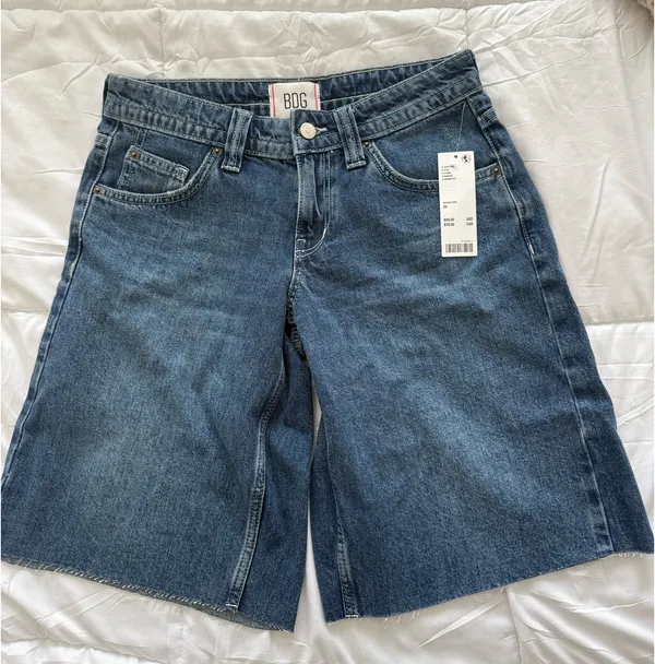 BDG Urban Outfitters Mid-Rise Denim Shorts - Image 3