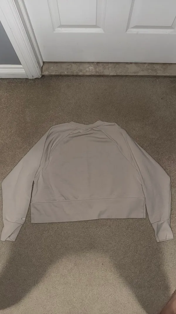 Nike Cropped Long Sleeve Top Cream - Image 7