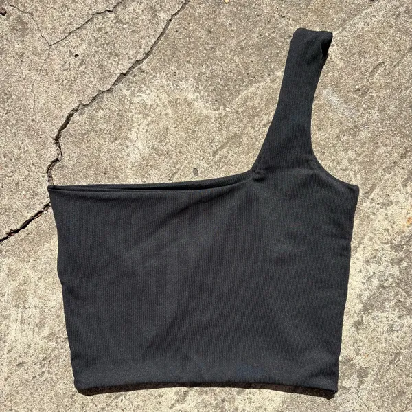 Women’s black shoulder cropped tank small - Image 5