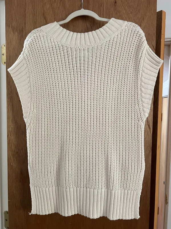 A new day cableknit vest  - Image 5