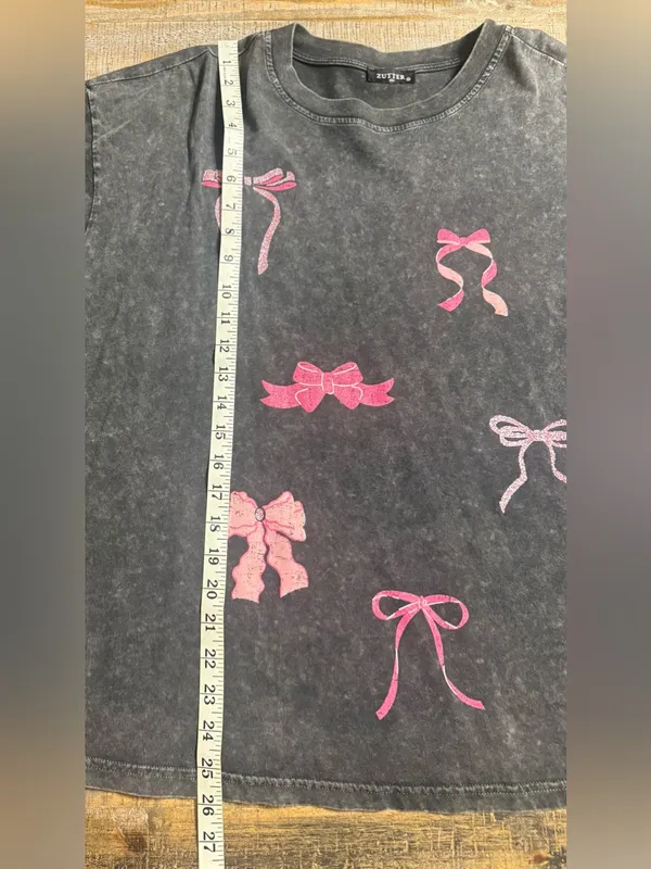 Acid wash black Short-Sleeve Tee with Pink Bow Prints - Image 7