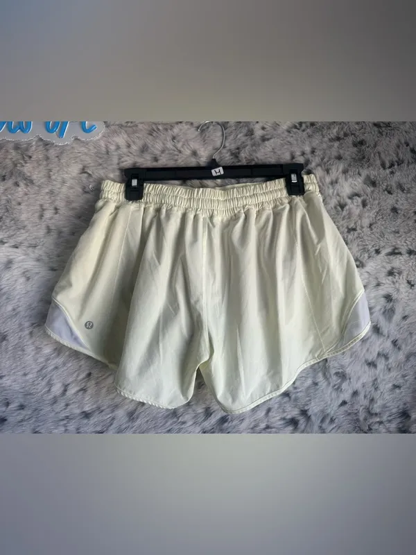 330. Lululemon Hotty Hot Low-Rise Lined Short 2.5"sz 12 - Image 2